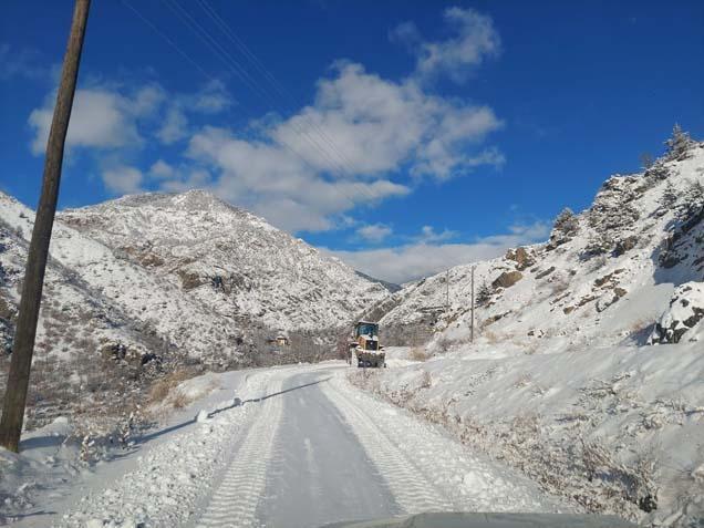 Kar kalınlığı 2 metreyi aştı 15 yıldır böyle bir kar yağışı da görmemiştik