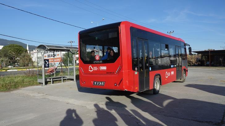 Kızı için tahta ve brandayla yaptı Belediyeye ilham oldu