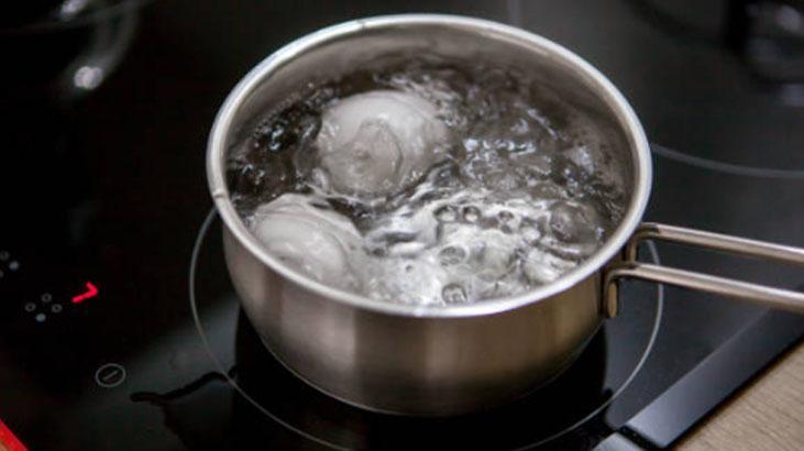 Yumurta haşlanırken suyuna neden kürdan atılır Tekniği çok kolaymış