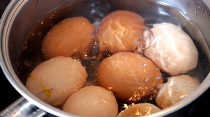 Yumurta haşlanırken suyuna neden kürdan atılır Tekniği çok kolaymış