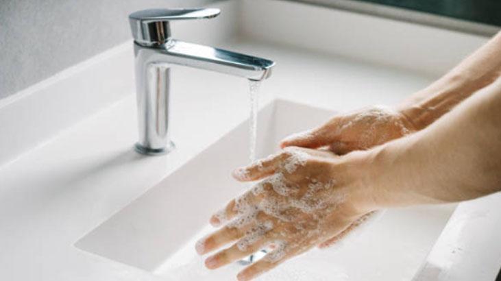 Ne kalıp ne jel... Evde köpük sabun hazırlamak çok basitmiş Aparatı takın