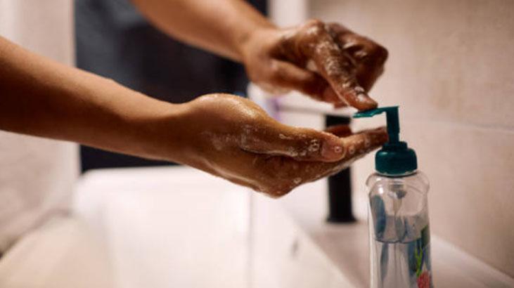 Ne kalıp ne jel... Evde köpük sabun hazırlamak çok basitmiş Aparatı takın