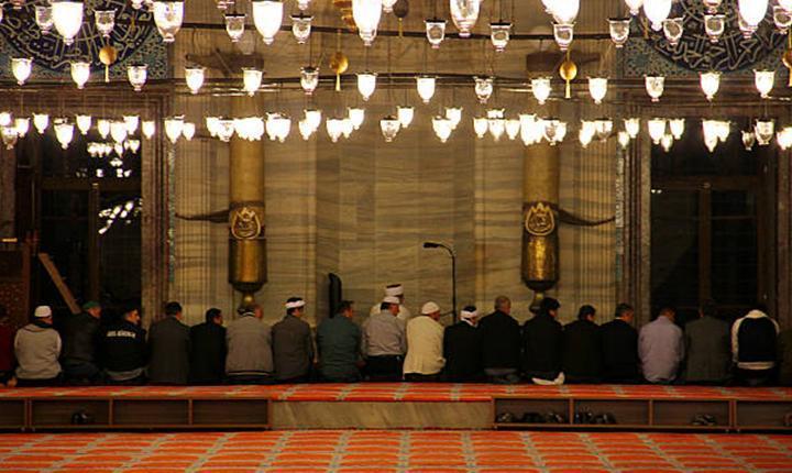 İSTANBULDA AKŞAM EZANI SAAT KAÇTA OKUNUYOR 15 OCAK 2026