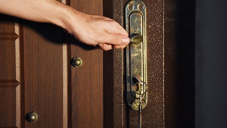 Kapı kolları ve ışık düğmeleri de unutulmamalı Kapı kolları ve ışık düğmeleri de unutulmamalı