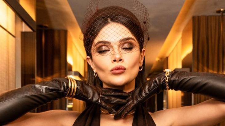 Ödül törenine damga vurdu Sinem Ünsal güzelliğiyle kamaştırdı