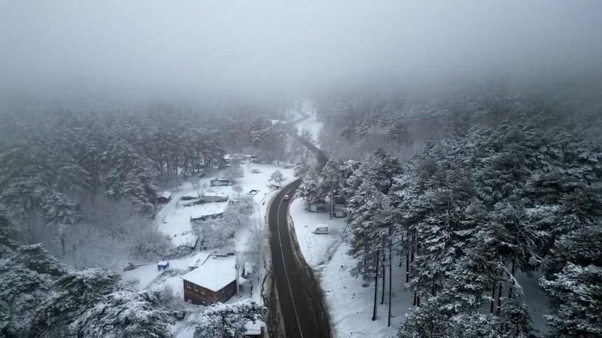 KAZDAĞLARI BEYAZA BÜRÜNDÜ, MANZARA NEFES KESTİ