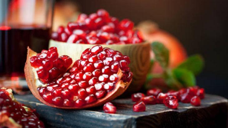 Nar tanelerini anında birbirinden ayırıyor Ayıklarken temizleyen taktik Nar tanelerini anında birbirinden ayırıyor Ayıklarken temizleyen taktik