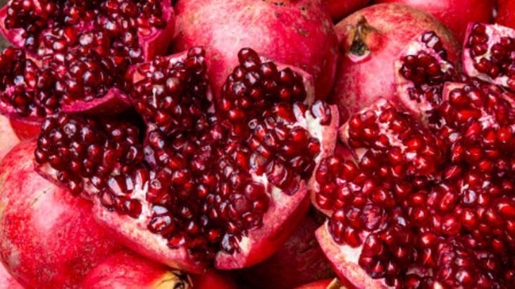 Nar tanelerini anında birbirinden ayırıyor Ayıklarken temizleyen taktik Nar tanelerini anında birbirinden ayırıyor Ayıklarken temizleyen taktik