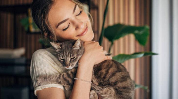 Ne ilgi ne inat... İşte kedilerin gece kapıyı tırmalamasının nedeni