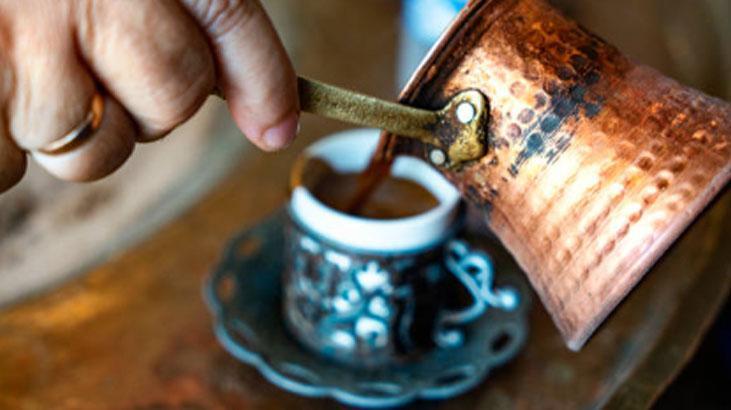 Türk kahvesi neden köpürmez Her şeyi ekledim diyenler su detayına dikkat