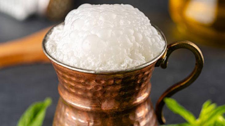 Sindirimi motor gibi çalıştıran karışım Bağırsakları düzenliyor, 1 kaşık ekleyin