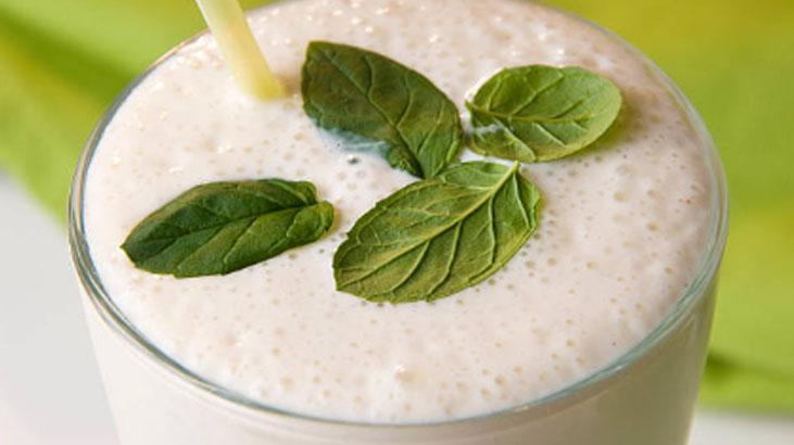 Sindirimi motor gibi çalıştıran karışım Bağırsakları düzenliyor, 1 kaşık ekleyin