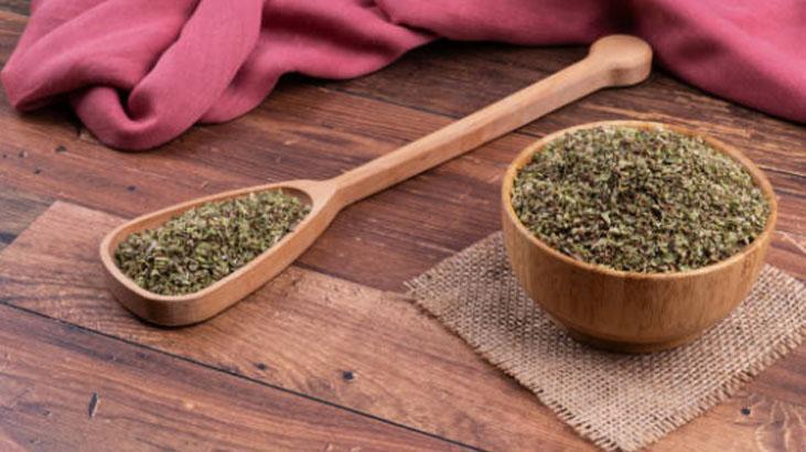 Sindirimi motor gibi çalıştıran karışım Bağırsakları düzenliyor, 1 kaşık ekleyin