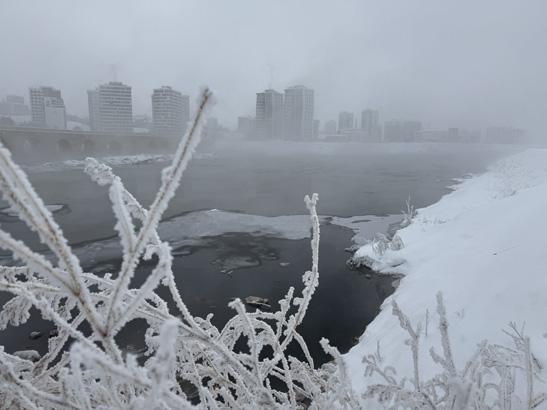 Türkiyenin buzdan kenti Aydınlatma direkleri dahi dondu
