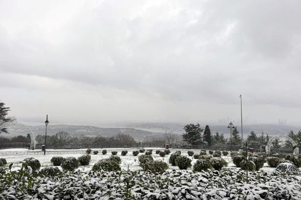 Son dakika... İstanbula kar geri döndü Megakentte son durum