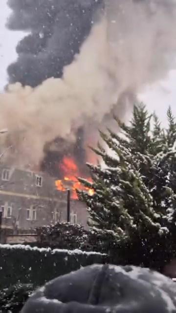 Son dakika... Tuzla'da fabrika yangını! Çok sayıda ekip sevk edildi - 
                    2. Resim