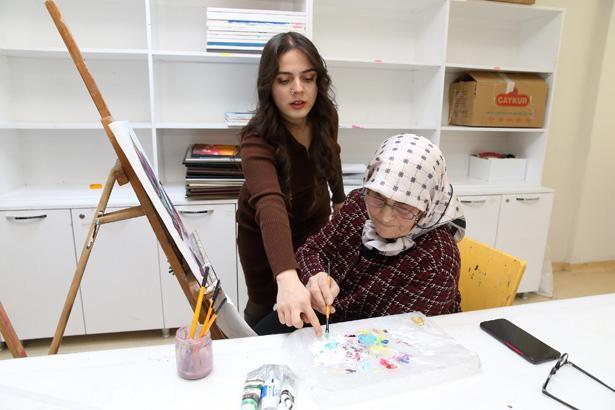 Ayıp olur diye yıllarca içine attı 81 yaşında ezber bozdu