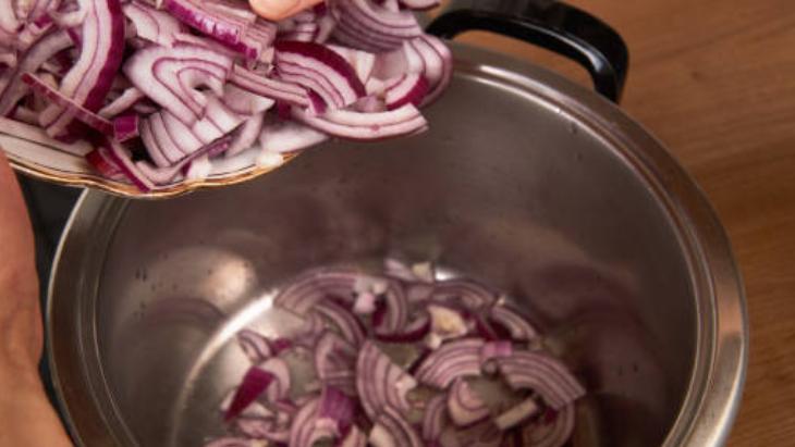 YARAYA TENTÜRDİYOT OLUP, KANAMAYI KESİYOR