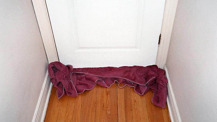 Pencereye örtü asmak ısıyı tutmuyor