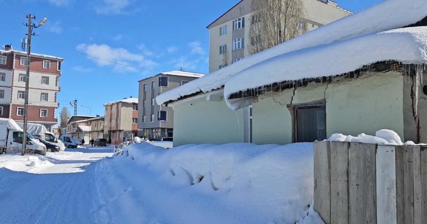Türkiyenin ‘buzul çağı’ başladı Sarkıtlar insan boyuna ulaştı: 1957 yılını hatırlattı