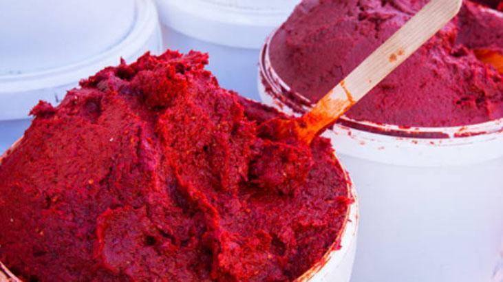 Ne küfleniyor ne bozuluyor Aşçıların salça saklama tekniği ortaya çıktı Ne küfleniyor ne bozuluyor Aşçıların salça saklama tekniği ortaya çıktı