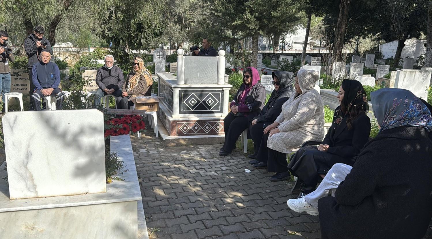 Sevenleri onu unutmadı Fatma Girik, mezarı başında anıldı