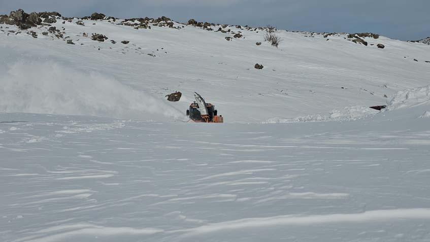 Kar kalınlığı 4 metreyi aştı Gözlerine inanamadı: Kulübelerimiz ve araçlarımız kar altında