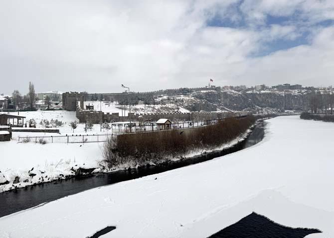 Kar kalınlığı 4 metreyi aştı Gözlerine inanamadı: Kulübelerimiz ve araçlarımız kar altında