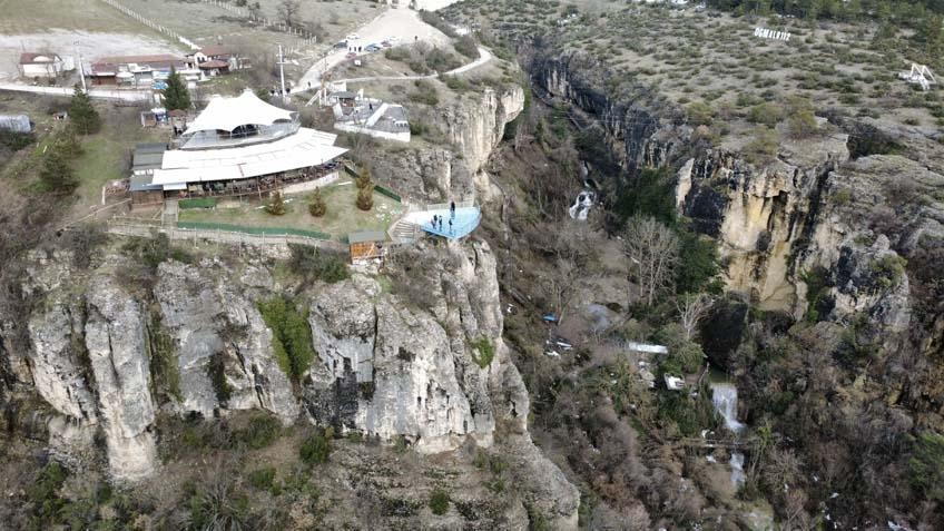 Türkiyenin ilk cam seyir terasına ziyaretçi akını: 1 yılda 172 bin kişi
