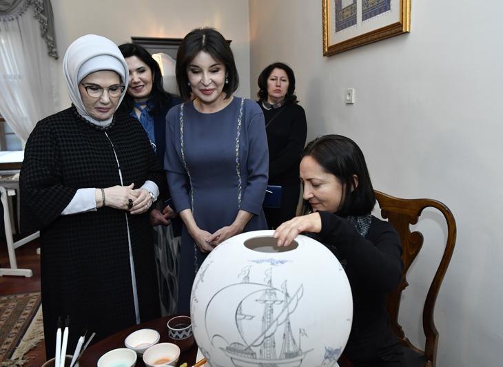 Emine Erdoğan, Özbekistan Cumhurbaşkanının eşi Mirziyoyeva ile bir araya geldi