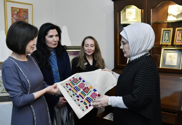 Emine Erdoğan, Özbekistan Cumhurbaşkanının eşi Mirziyoyeva ile bir araya geldi