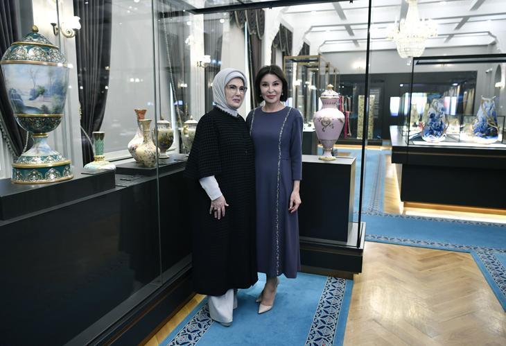 Emine Erdoğan, Özbekistan Cumhurbaşkanının eşi Mirziyoyeva ile bir araya geldi