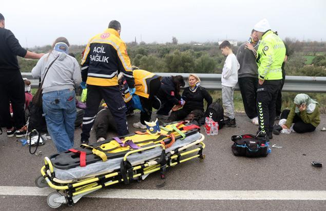 İki ilde katliam gibi kaza: 17 can kaybı Olay yerinden ilk görüntüler
