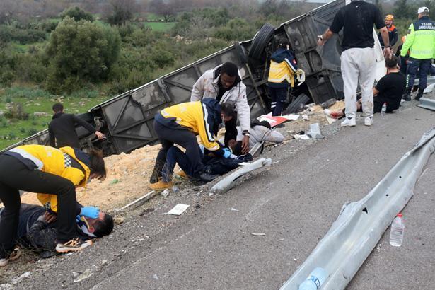İki ilde katliam gibi kaza: 17 can kaybı Olay yerinden ilk görüntüler