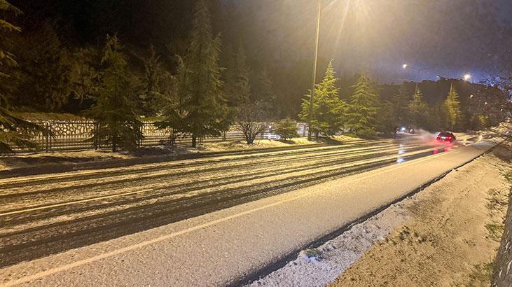 Uşakta dolu etkili oldu Uşakta dolu etkili oldu