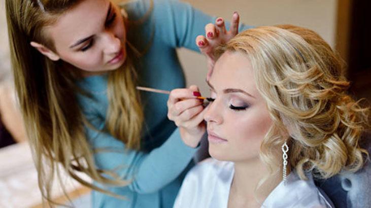 Nişan makyajı nasıl olmalı Düğün hazırlığından ayıran detay bakın neymiş