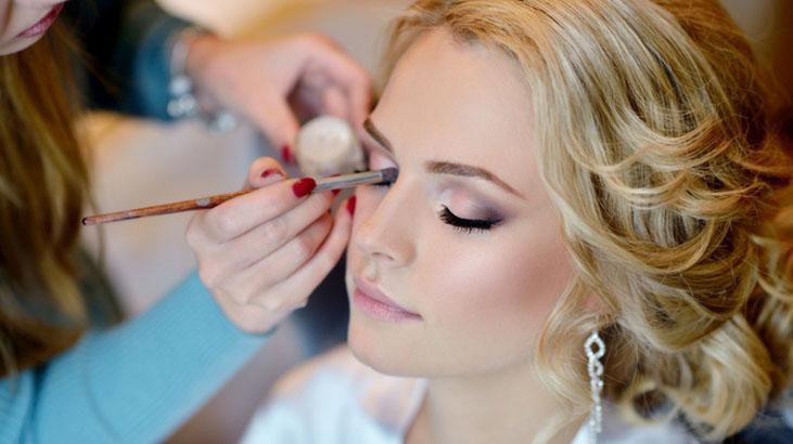 Nişan makyajı nasıl olmalı Düğün hazırlığından ayıran detay bakın neymiş