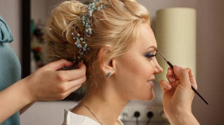 Nişan makyajı nasıl olmalı Düğün hazırlığından ayıran detay bakın neymiş