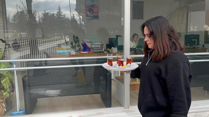 15inde garson, 19unda patron Vali ziyaretine geldi: Belirli bir saatim yok