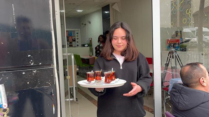 BİRAZ ZOR OLUYOR AMA KÜÇÜK BİR KIZ KARDEŞİM VAR, BANA ÇOK DESTEK OLUYOR