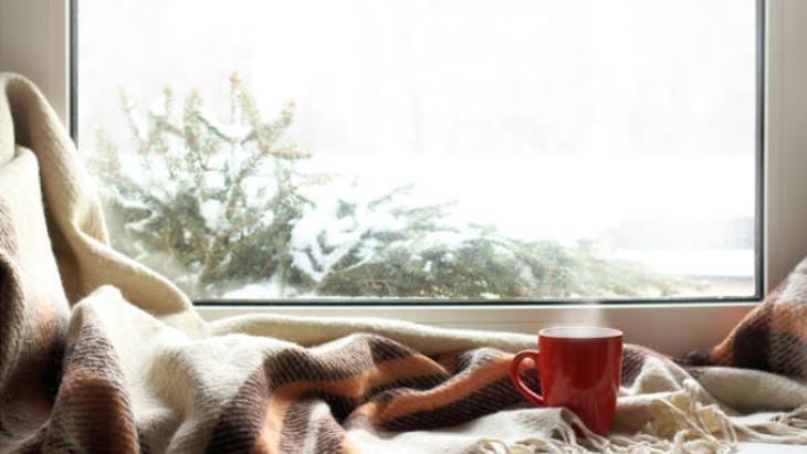 Pencere kenarından sızıyor Tüm evi soğutuyormuş: Tek malzemeyle fatura düşer