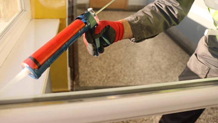 Pencere kenarından sızıyor Tüm evi soğutuyormuş: Tek malzemeyle fatura düşer