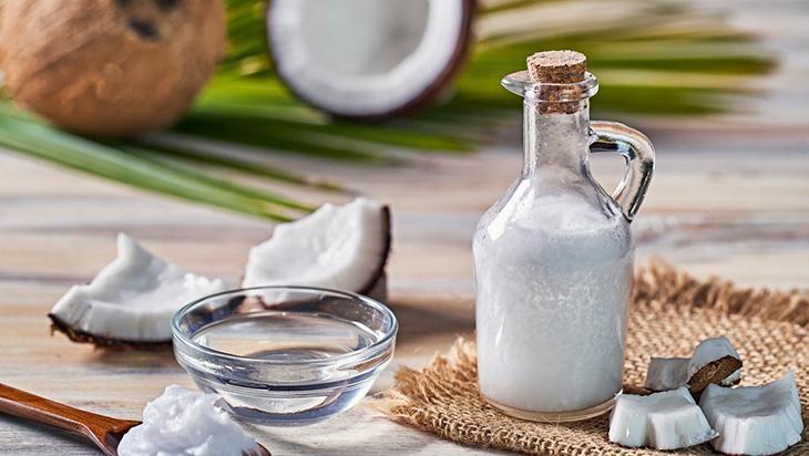 Cildi ipek gibi yapıyor Doğal ürünleri birleştirin, ışıl ışıl görünüyor