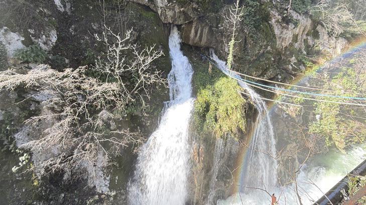 Bartındaki aşk efsanesi: 600 bin kişi geldi