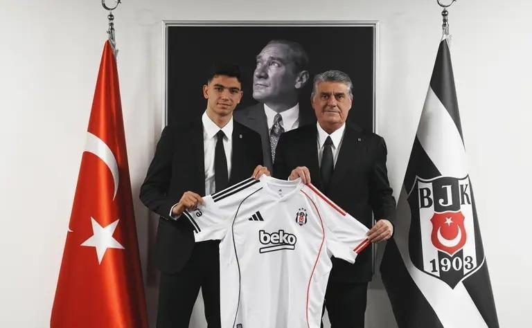 2025-2026 SÜPER LİG TRANSFERLER Kış transfer döneminde Galatasaray, Fenerbahçe, Beşiktaş ve Trabzonspor kadrosuna yeni katılan isimler...