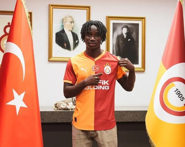2025-2026 SÜPER LİG TRANSFERLER Kış transfer döneminde Galatasaray, Fenerbahçe, Beşiktaş ve Trabzonspor kadrosuna yeni katılan isimler...