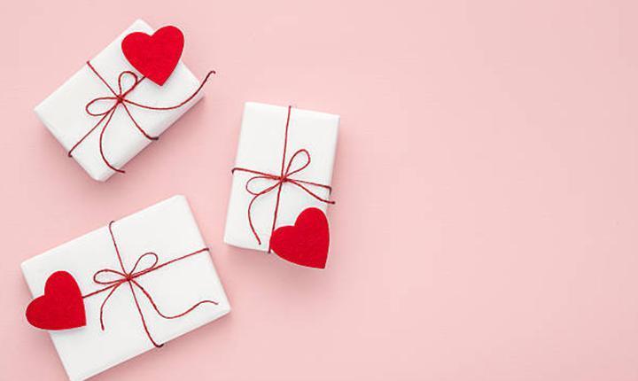 Romantik Çiftlere hediye taktiği 🎁 14 Şubat Sevgililer Gününde bu hediyelerle fark yaratın