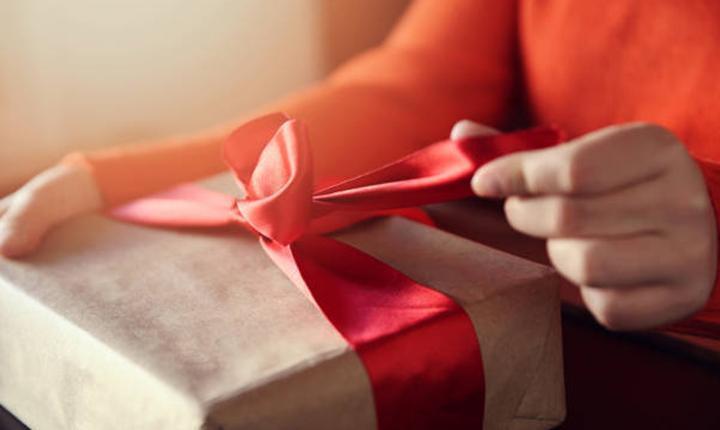 Romantik Çiftlere hediye taktiği 🎁 14 Şubat Sevgililer Gününde bu hediyelerle fark yaratın