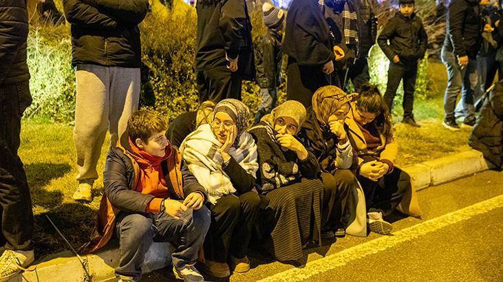 Türkiyenin en zor gecesi: 6 Şubat Hayatını kaybedenler dualarla anıldı