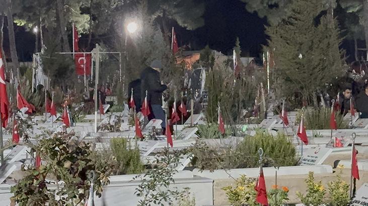 MEZARLIK ZİYARETLERİ GECEDEN BAŞLADI